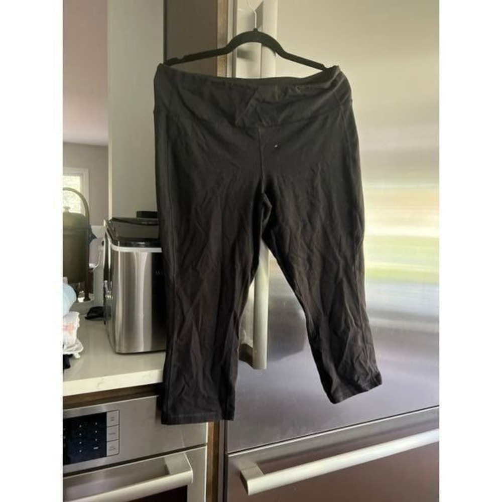 lucy powermax perfect core black capri leggings‎ XL